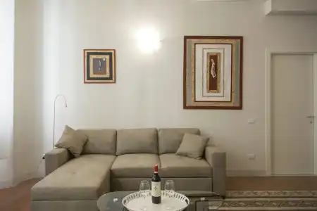Regis Condo - 158