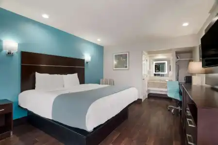 SureStay by Best Western Laredo - 32