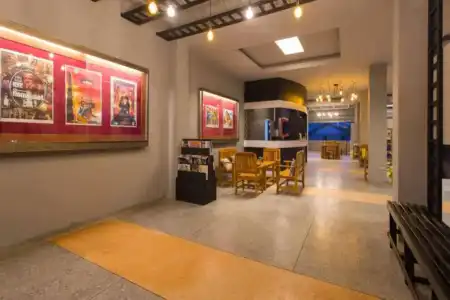 Holiday Station Hostel - 12