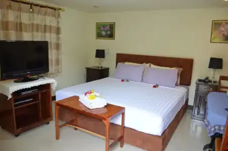Home Stay Stc Bed & Breakfast - 36