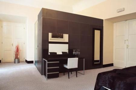 Old Town Square Residence by Emblem - 41
