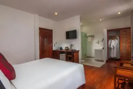 Apsara Centrepole - 82