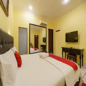 RedDoorz Plus near Ancol - 27