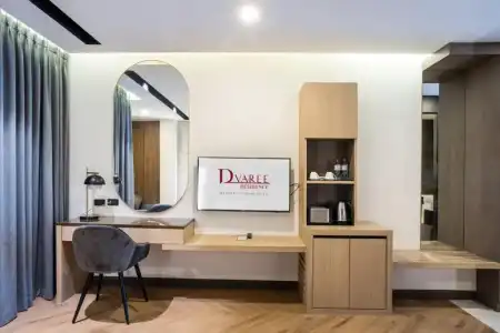 Adelphi Grande Sukhumvit - 28