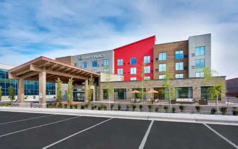 Hyatt Place Anchorage Midtown - 17