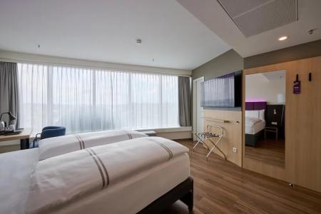 Premier Inn Wurzburg - 70