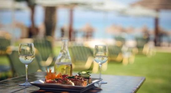 Plaka Beach Resort - 11