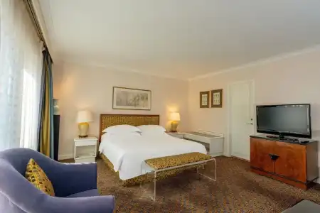 Grand Skylight Royal - 65