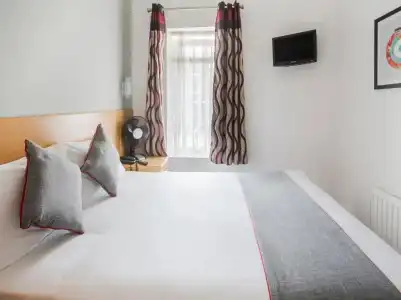 London Guest House by OYO - Acton - 96