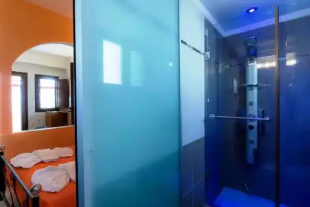 Amerisa Suites & Villa - 7