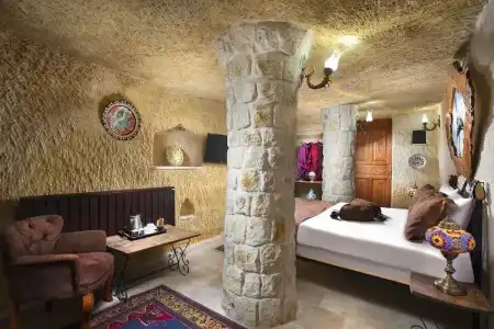 Romantic Cave - 86