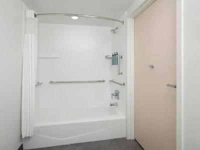 Courtyard Chesapeake Greenbrier - 33