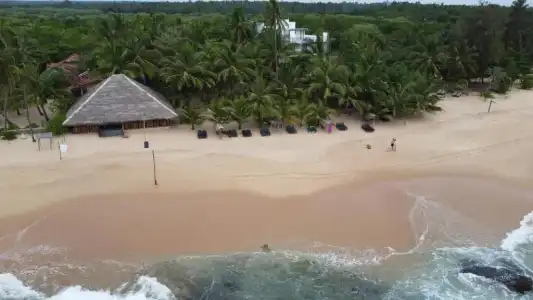 Seagulls Beach & Garden Cabanas - 11