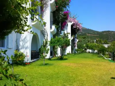Spiros Studios - 31