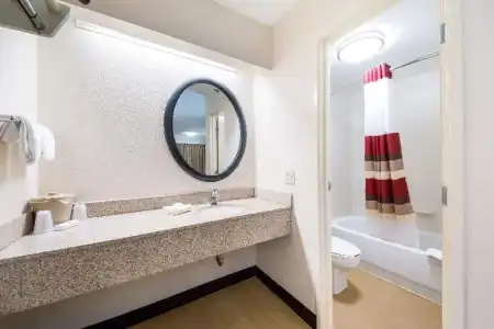 Red Roof Inn Laredo - 53