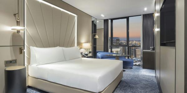 DoubleTree by Hilton - 4
