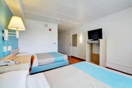 Motel 6 Newport, RI - 21