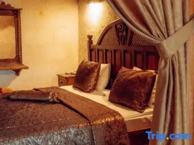 Melis Cave - 95