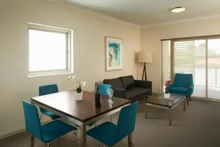 Baileys Serviced Apartments - 28