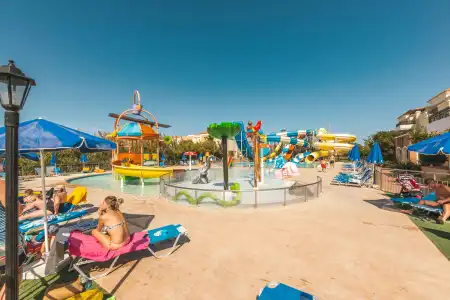 Chrispy Waterpark Resort - 26