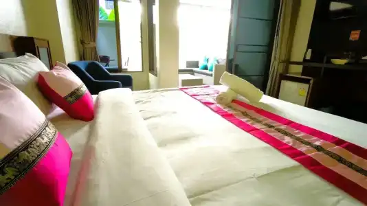 Lucky Patong - 80