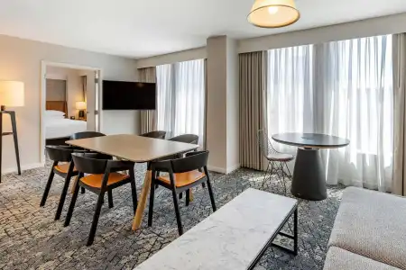 Sheraton Suites Old Town Alexandria - 122