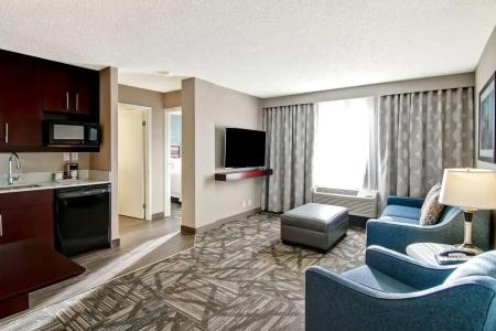 Hampton Inn & Suites by Hilton Calgary-Airport - 45