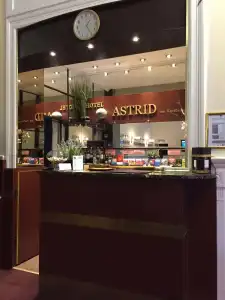 Astrid am Kurfürstendamm - 17
