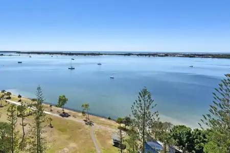 Crystal Bay on the Broadwater - 410