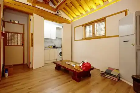 Hanok 24 Guesthouse Gyeongbokgung - 12