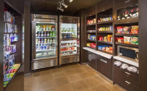 Courtyard Charlottesville - 11