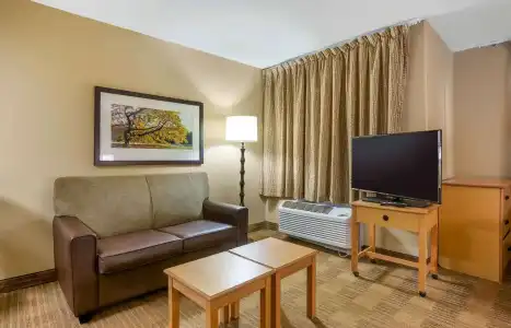 Southpoint Suites - 56