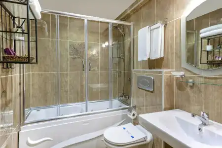 Royan Suites - 11