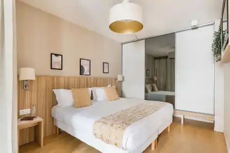 Q7 Lodge Lyon 7 - 80