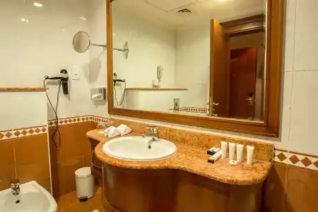 Grand Excelsior Sharjah - 8