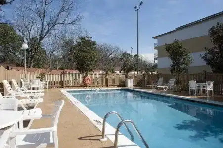 Quality Inn - 13