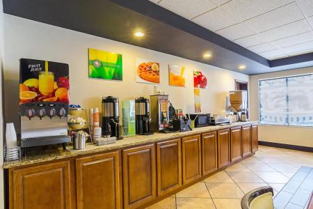 Holiday Inn & Suites RICHMOND - WEST END by IHG - 11