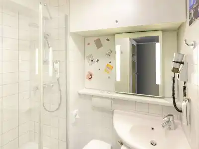 Ibis Berlin Mitte - 7