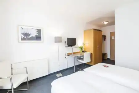 Garner Elmshorn by IHG - 59