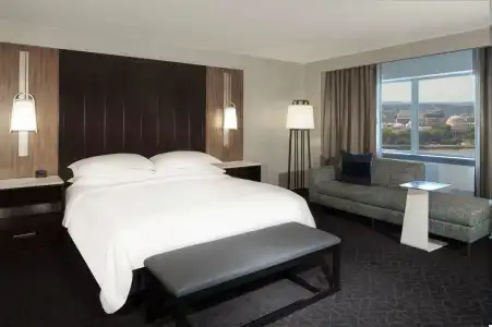 Hilton Boston Back Bay - 4