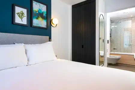 Staybridge Suites Cardiff by IHG - 11