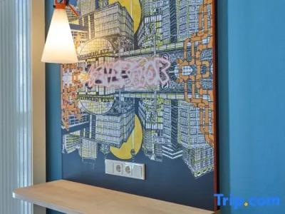 Generator Berlin Alexanderplatz - 80