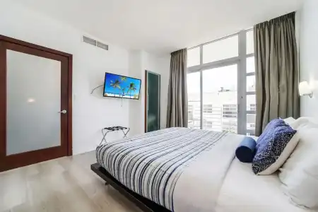 Strand Ocean Drive Suites - 29