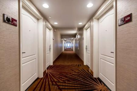 Hampton Inn Bismarck - 14