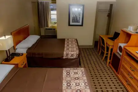 Relax Inn - 1