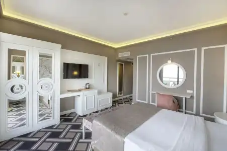 Utopia Resort & Residence - 18