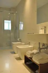 HNN Luxury Suites - 8
