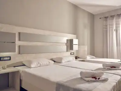 Savvas De Val - 4