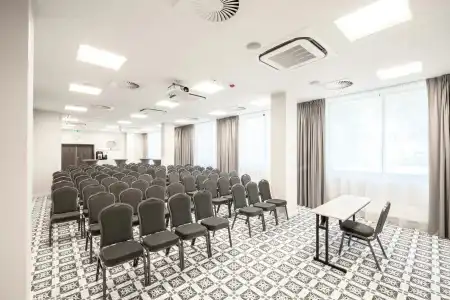 Hampton by Hilton Oswiecim - 12