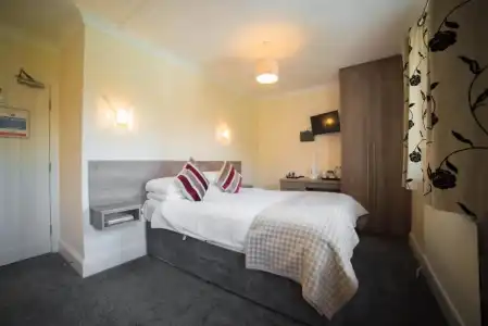 Red Mullions Guest House - 56